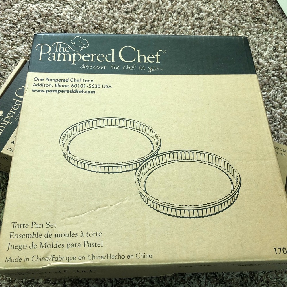Pampered Chef Torte pan set